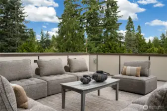 Rooftop Deck!
