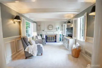 Main floor primary suite.