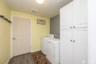 laundry room, with acess to garage