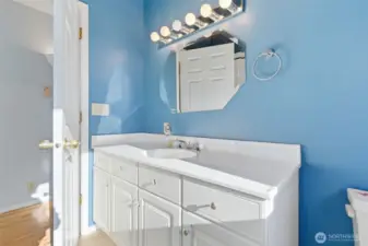 upstairs full bathroom