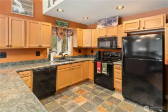 All appliances and furnishings stay!