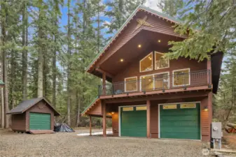 Brand new detached shop with ADU!