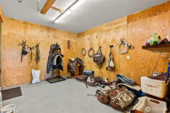 Tack room to keep your saddle equipment dry and secure.