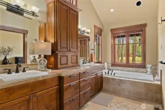 Primary bedroom bathroom