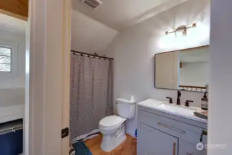 2nd floor full bath