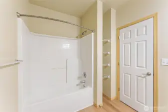 Guest bathroom 3
