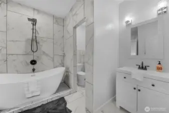 BR 1's full bath. . .