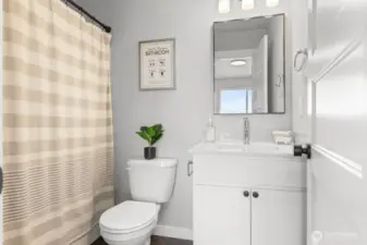 Photographs are for illustrative purposes only. Features, finishes, interior/exterior colors, landscaping and floorplan shown may vary from actual homes built.