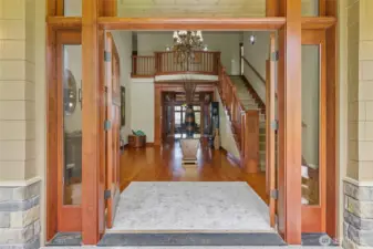The foyer is so welcoming.