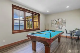 Bedroom or game room.  Views galore.