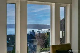 Magical views of Seattle from this house on Queen Anne.