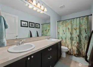 Upstairs Guest Full Bathroom