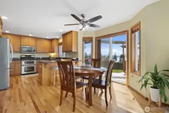 Enjoy the views & direct access from the interior to exterior for seamless entertainment.