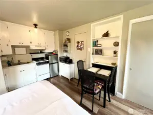 a dining/work space