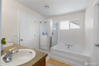 Look at that tub!
