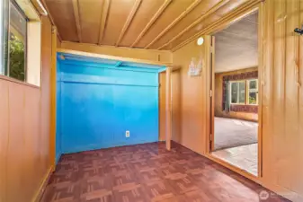 Spacious mudroom upon entry.