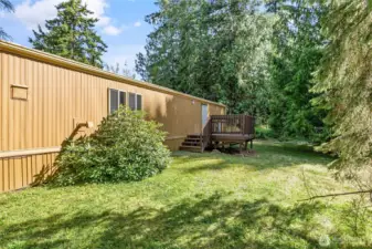 Huge Side Yard