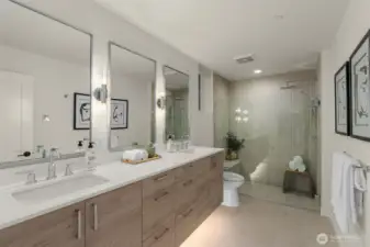 We love a bathroom that's equal parts sleek and spa-like. Self-care Sundays, sorted.