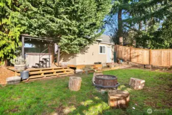 Backyard w/ Firepit