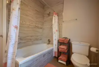 Primary Bathroom Jetted Tub