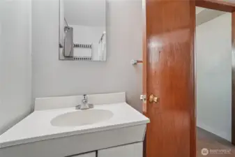 3/4 bath down stairs