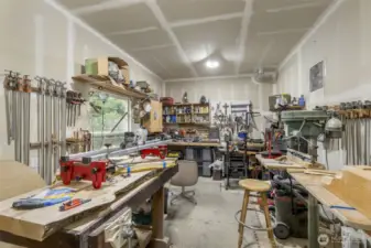Workshop in garage