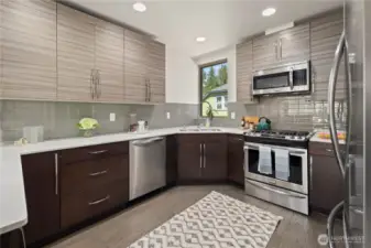 Bright kitchen with the convenience of soft close cabinetry