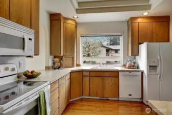 Spacious kitchen