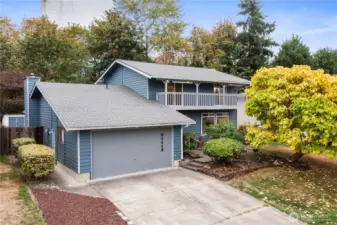 Come see your Home Sweet Home!  This 3bdrm./2.5 bath 2-story home has so much to offer, from the remodeled gourmet kitchen to the extra bonus storage space! And offers a great location, Close to schools & ease of commuting!