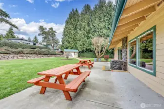 Picnic and BBQ area at Cedar Glen.