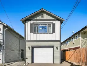 A true modern single family home in sought-after Columbia City!