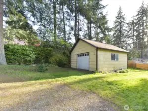 917 garage, new roof, power door, new lighting, new outlets