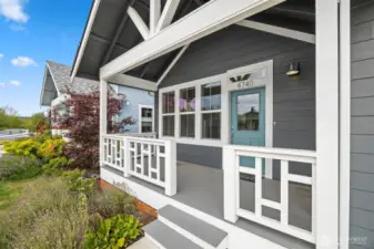 The landscape is so colorful and this cottage is so inviting...lets take a look inside!