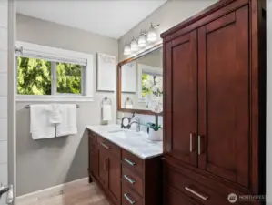 Main level bathroom.