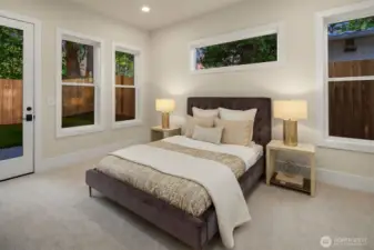 Spacious Main Floor en-suite