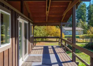 outdoor dining and relaxation sapce