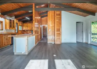 hall to upstairs bath and bedroom