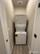 Large capacity stacked washer/dryer