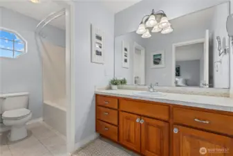 Full bath attached to 2nd primary suite