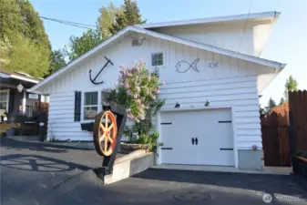 Driveway & Garage