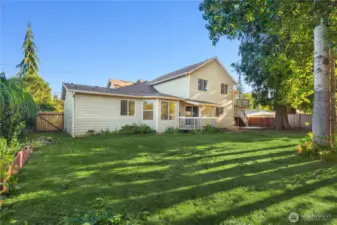 Backyard feels very private with no neighbors looking into your yard