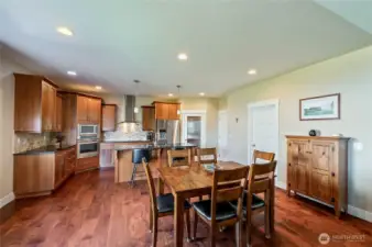 Dining and Kitchen efficiency with Chef Space and efficiency
