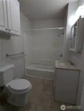 Main level full bathroom