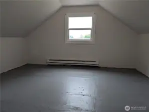 Upstairs bonus room with closet