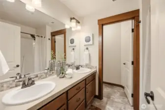 Main upstairs Bathroom