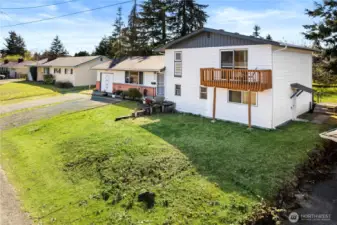 View from above, entering the cul-de-sac.