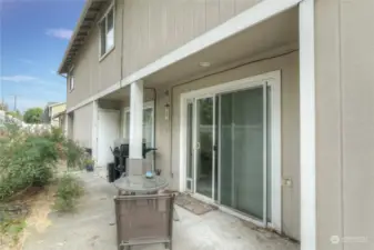 Second view of patio. End unit makes it nice for more privacy on one side.