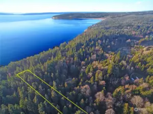 Aerial view showing proximity to Saratoga Passage.