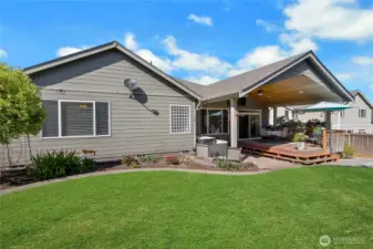 beautiful low maintenance back yard!