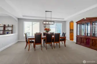 such a great dining room space!